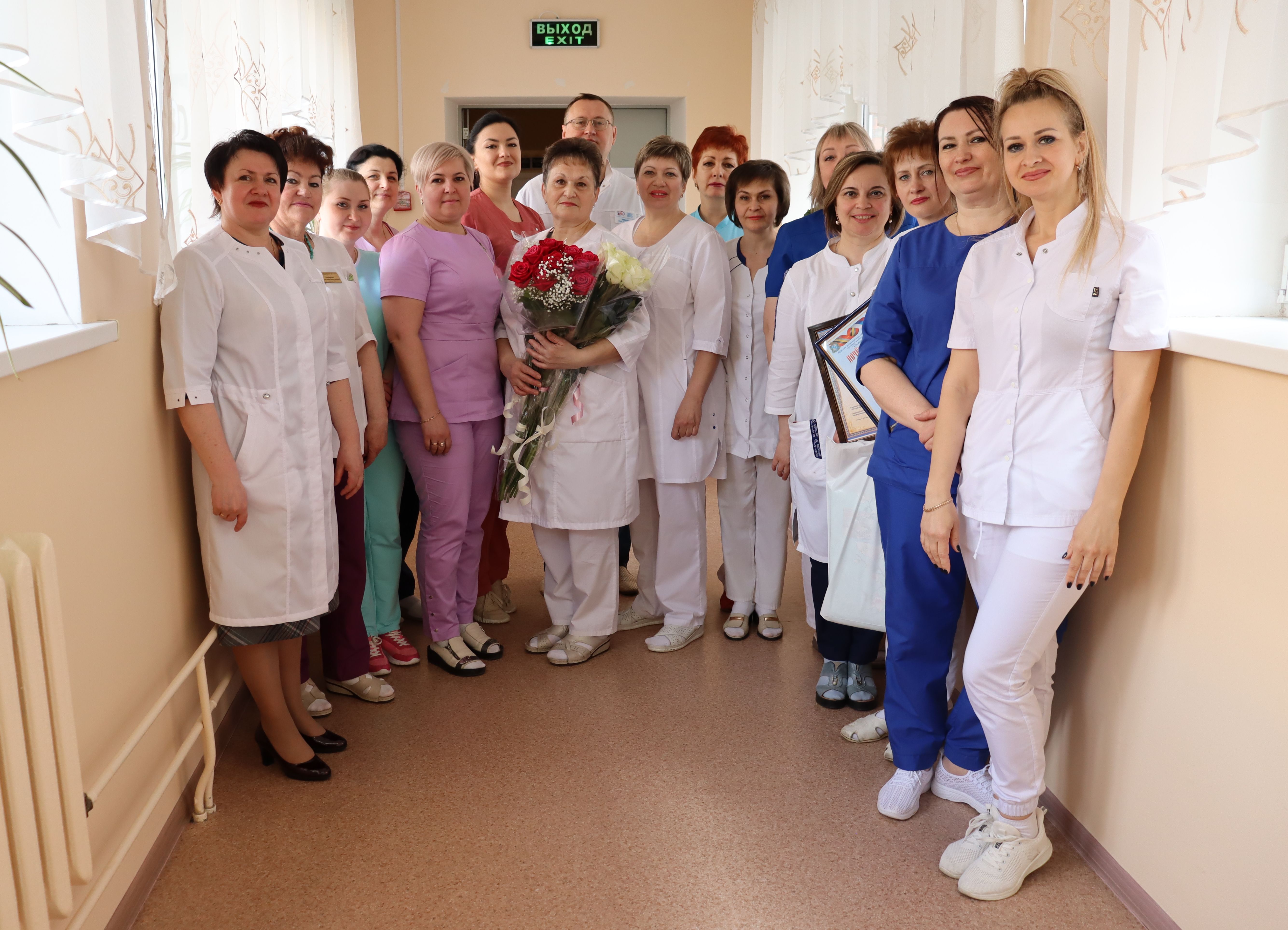На заслуженный отдых ушла медицинская сестра физиотерапевтического отделения Курской ОМКБ  Лидия Неведрова 